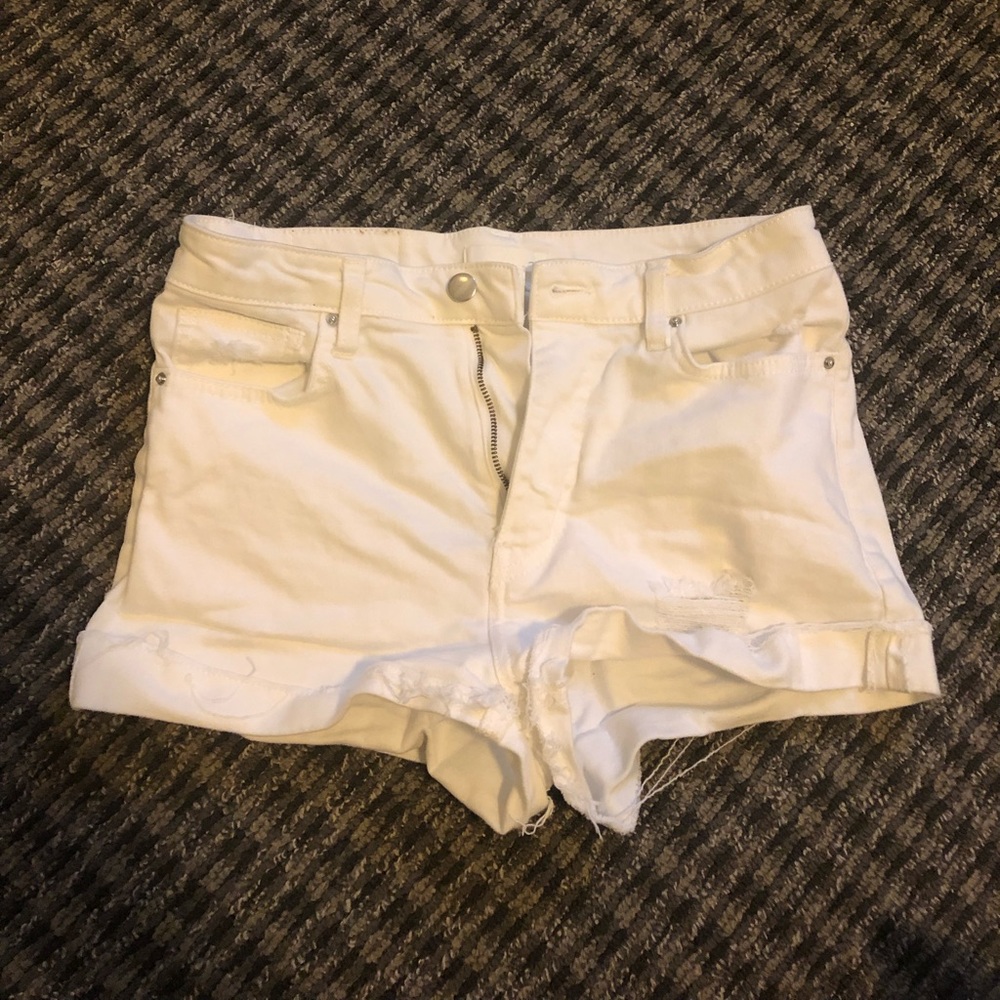 WHITE JEAN SHORTS